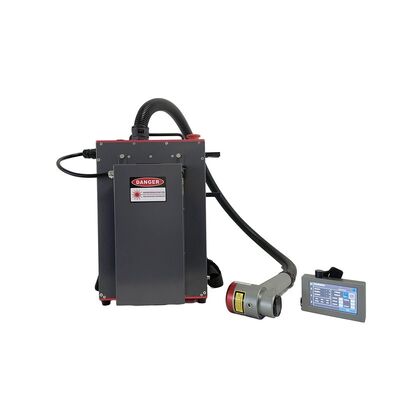 Machine de nettoyage au laser à fibre pulsée portable à sac à dos de 100 W pour éliminer la rouille et la peinture