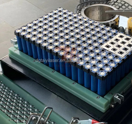Machine de soudage laser automatique à batterie prismatique au lithium avec portique