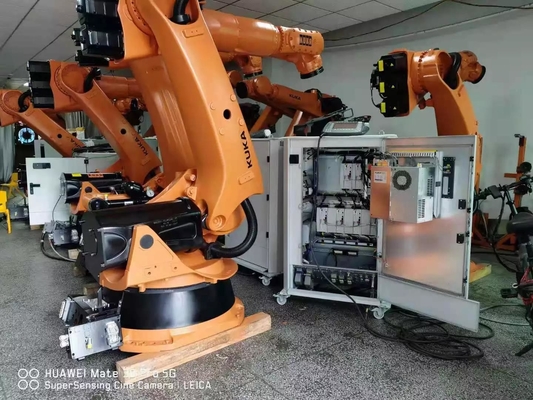 Machine de soudage au laser à fibre de plaque d'oreiller en acier inoxydable avec bras robot automatique KUKA