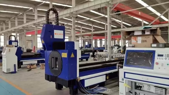 Machine automatique de découpe laser à fibre CNC de 1500W pour tubes de tuyaux carrés ronds de petite taille