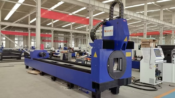 Machine automatique de découpe laser à fibre CNC de 1500W pour tubes de tuyaux carrés ronds de petite taille