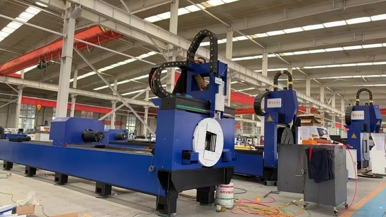 Machine automatique de découpe laser à fibre CNC de 1500W pour tubes de tuyaux carrés ronds de petite taille