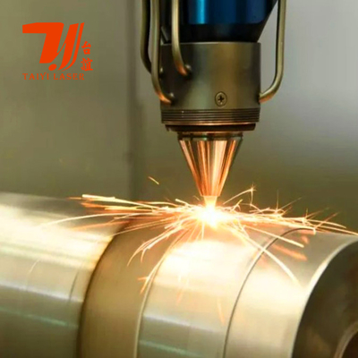 Système de machine de revêtement laser à fibre pour lames de machines agricoles