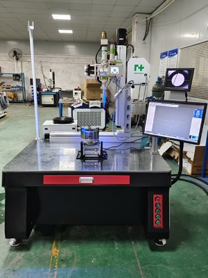 Machine de soudage automatique à laser à fibre automatique sur mesure à 5 axes pour tuyaux à trois voies en acier inoxydable