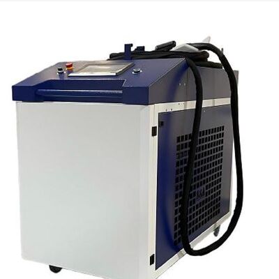 Machine de nettoyage laser CW continue refroidie par air de 2000W pour l'élimination de la rouille sur de grandes surfaces